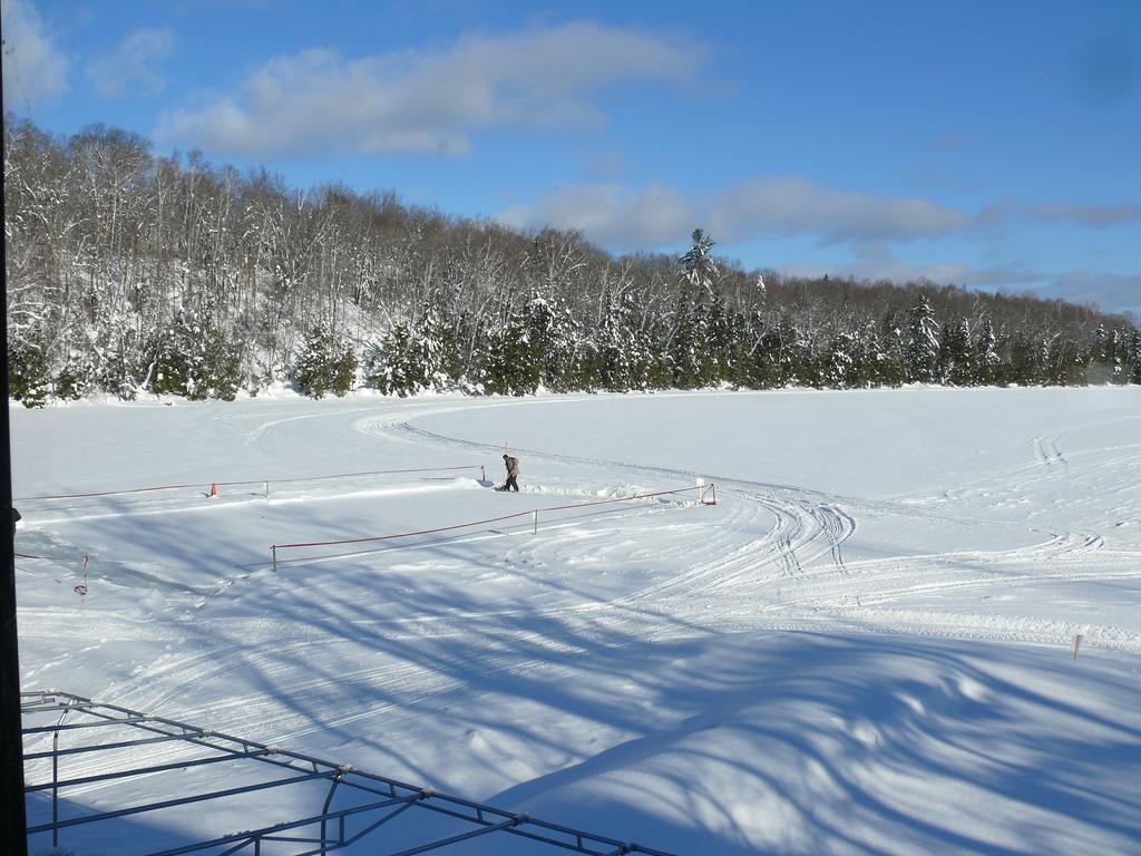 Auberge Du Lac Morency Saint Hippolyte Esterno foto